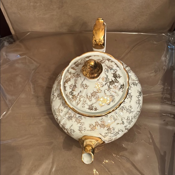 Bavaria Fash Elegant Gold and White Teapot - Picture 5 of 11